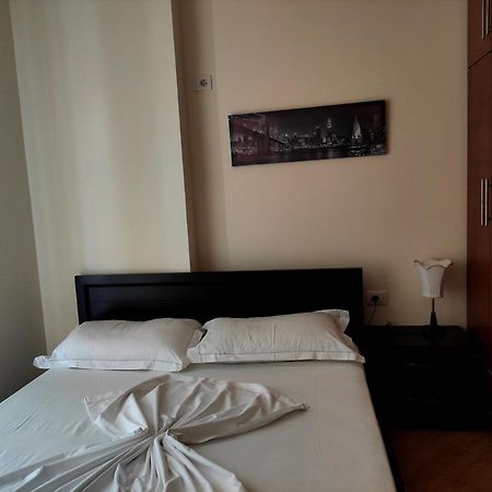 Apartment Angel Sarandë Exteriör bild